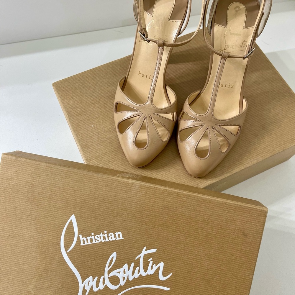 Christian Louboutin size 35 AMYADA 100 KID Nude.